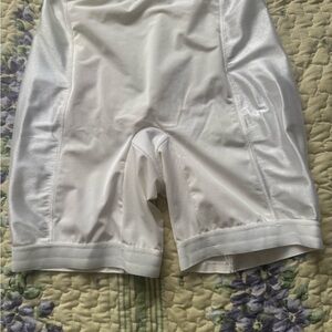 FLEXEES Shapewear shorts in beige color